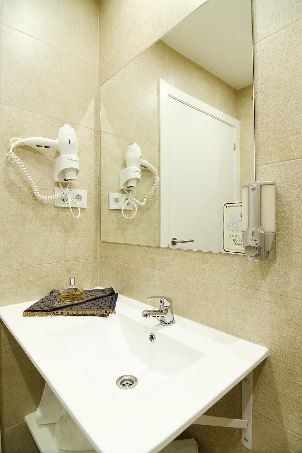 Hotel Bestprice Alegria Madrid Bagian luar foto