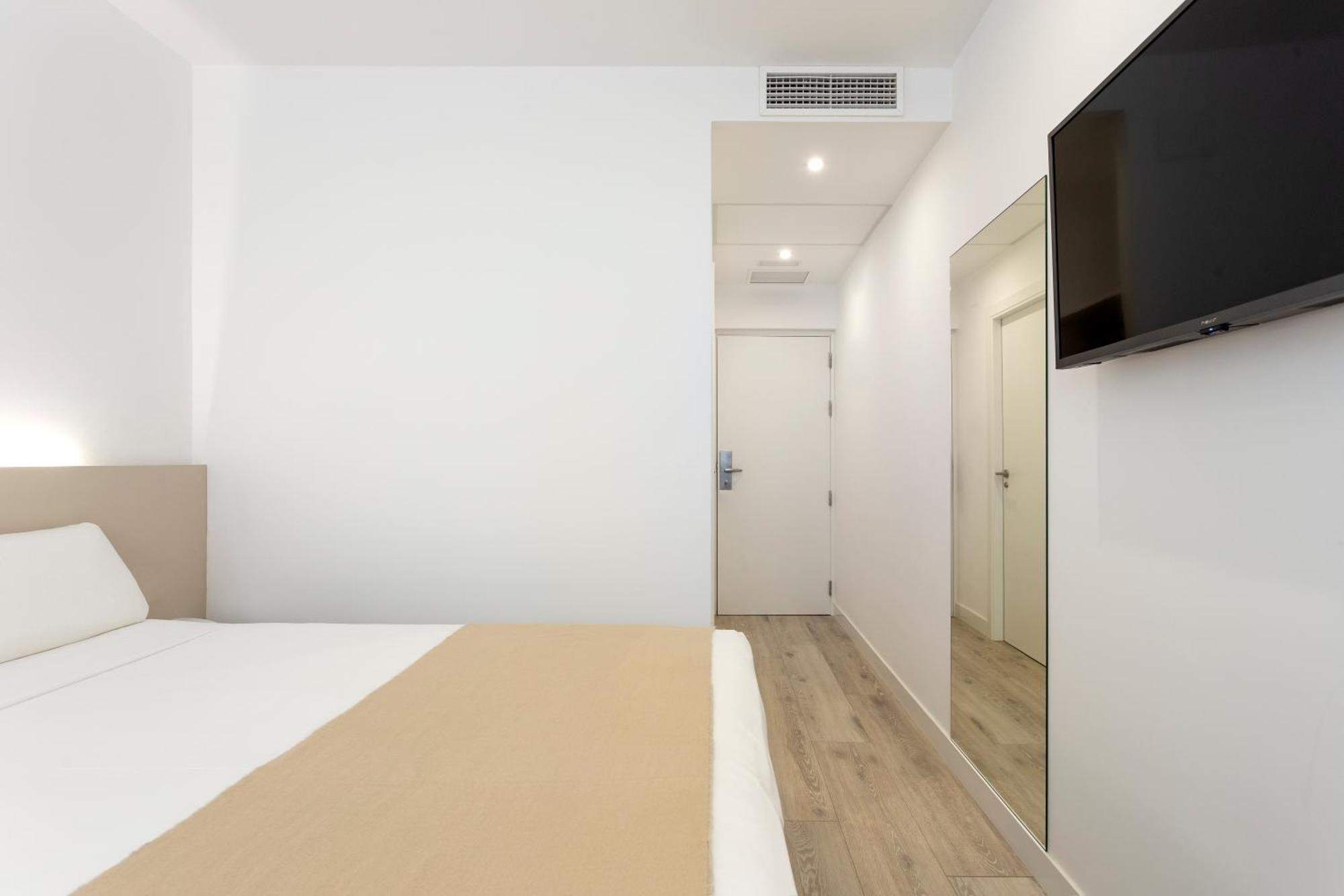 Hotel Bestprice Alegria Madrid Bagian luar foto