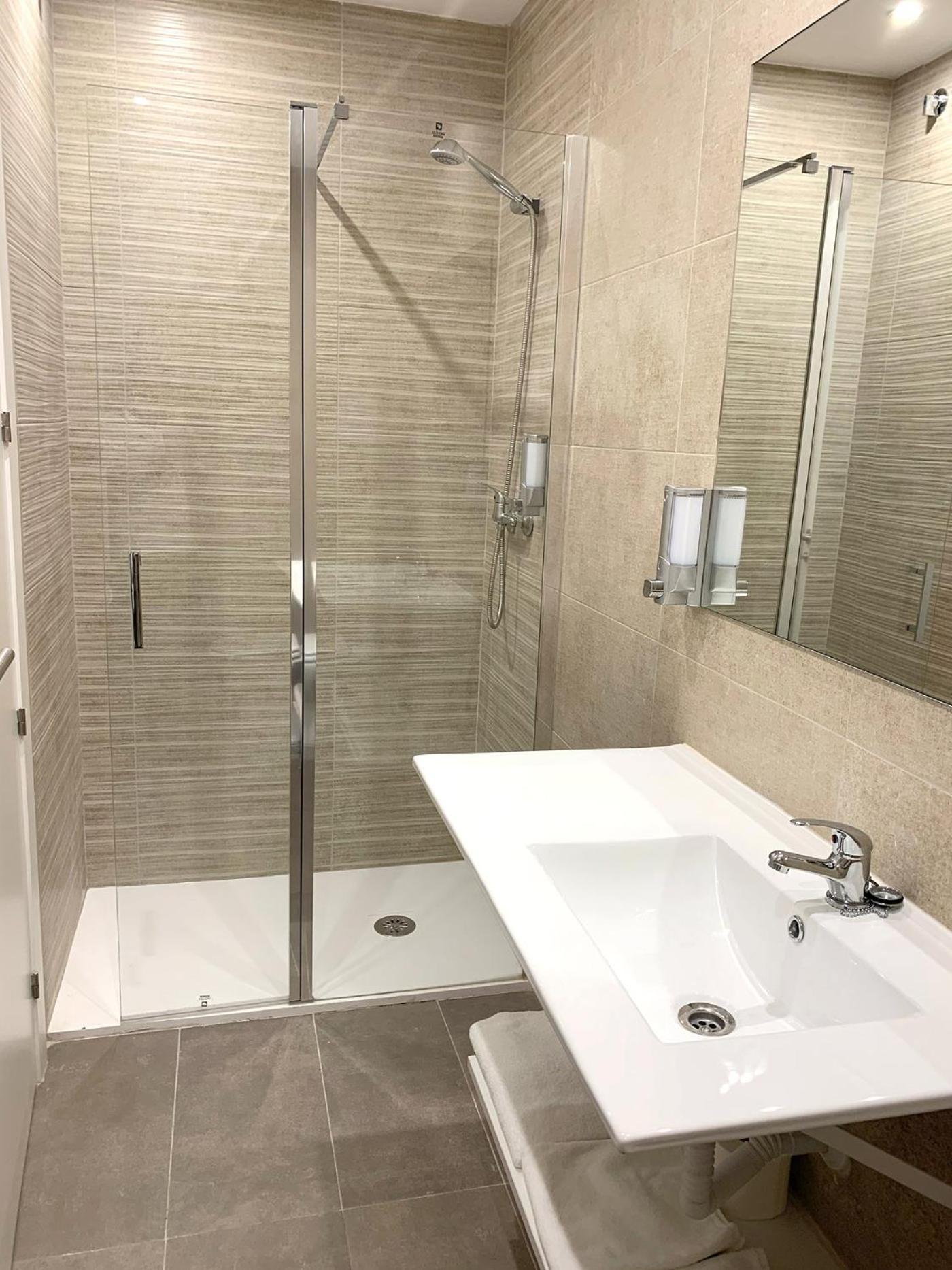 Hotel Bestprice Alegria Madrid Bagian luar foto